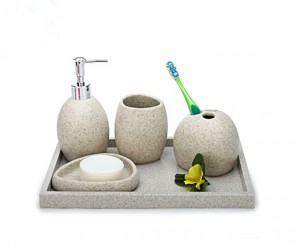 Bathroom accessories set